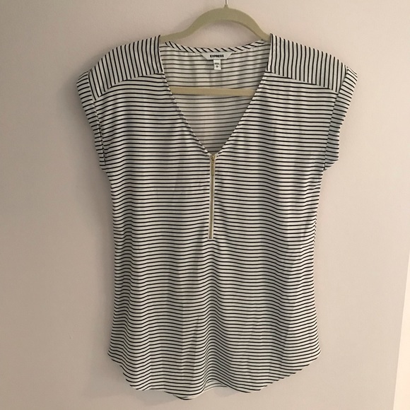 Express Tops - NWOT Express Blouse